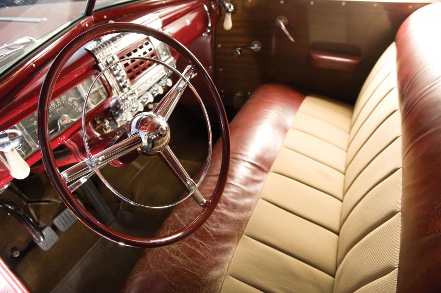  Chrysler Town & Country Sedan 1947 года  (фото 44 из 61)